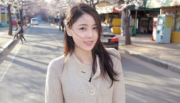 Dalam berbagai kesempatan, Kim Sa Eun memiliki pembawaan yang anggun. ©Mwave
