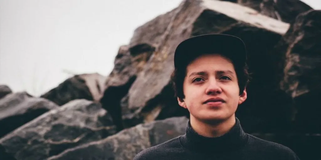 Boy Pablo - Beach House (Terjemahan)