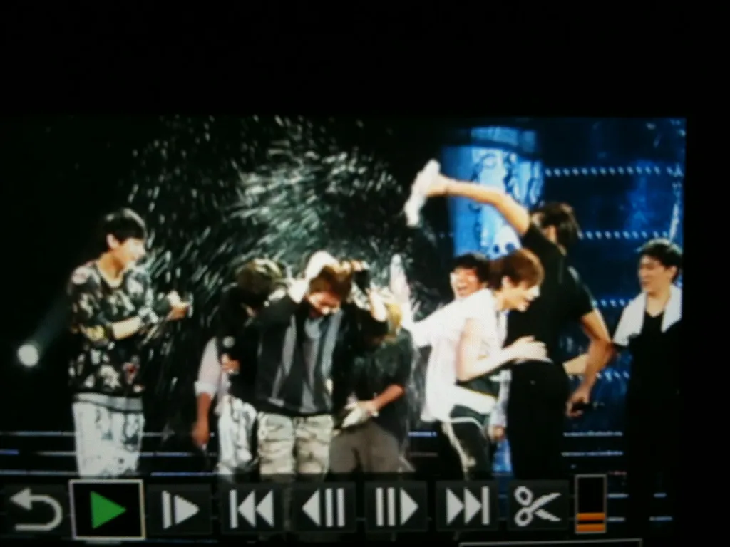 EXO-M disiram Air oleh Siwon