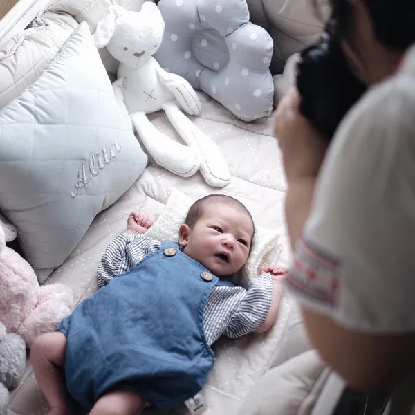 Ingin normal ternyata Alice tak kuat tahan sakit karena Alita tertahan di panggul/©instagram.com/alicenorin