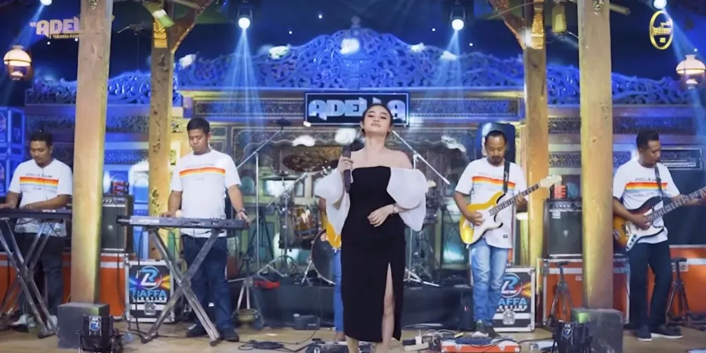 Arlinda Putri Adella - Klebus