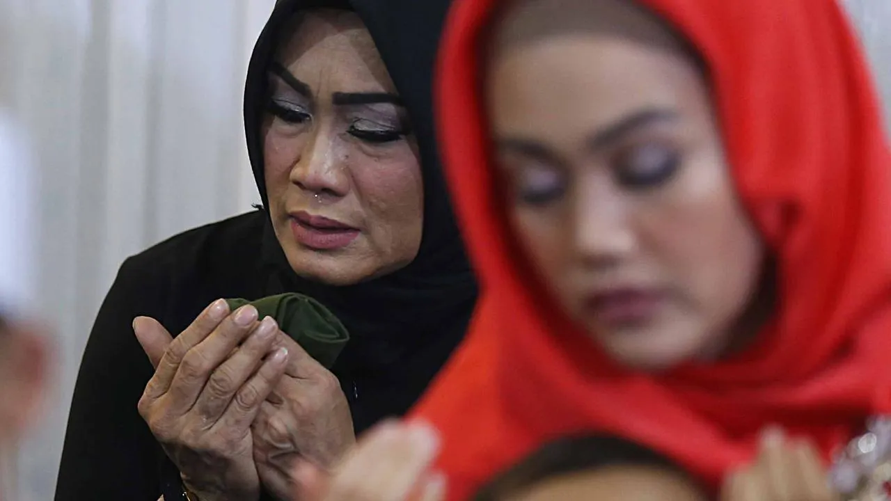 Ibunda Julia Perez (Credit: Bintang.com/Nurwahyunan)