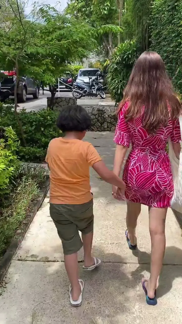  (credit: Instagram.com/deswitamaharani80/)
