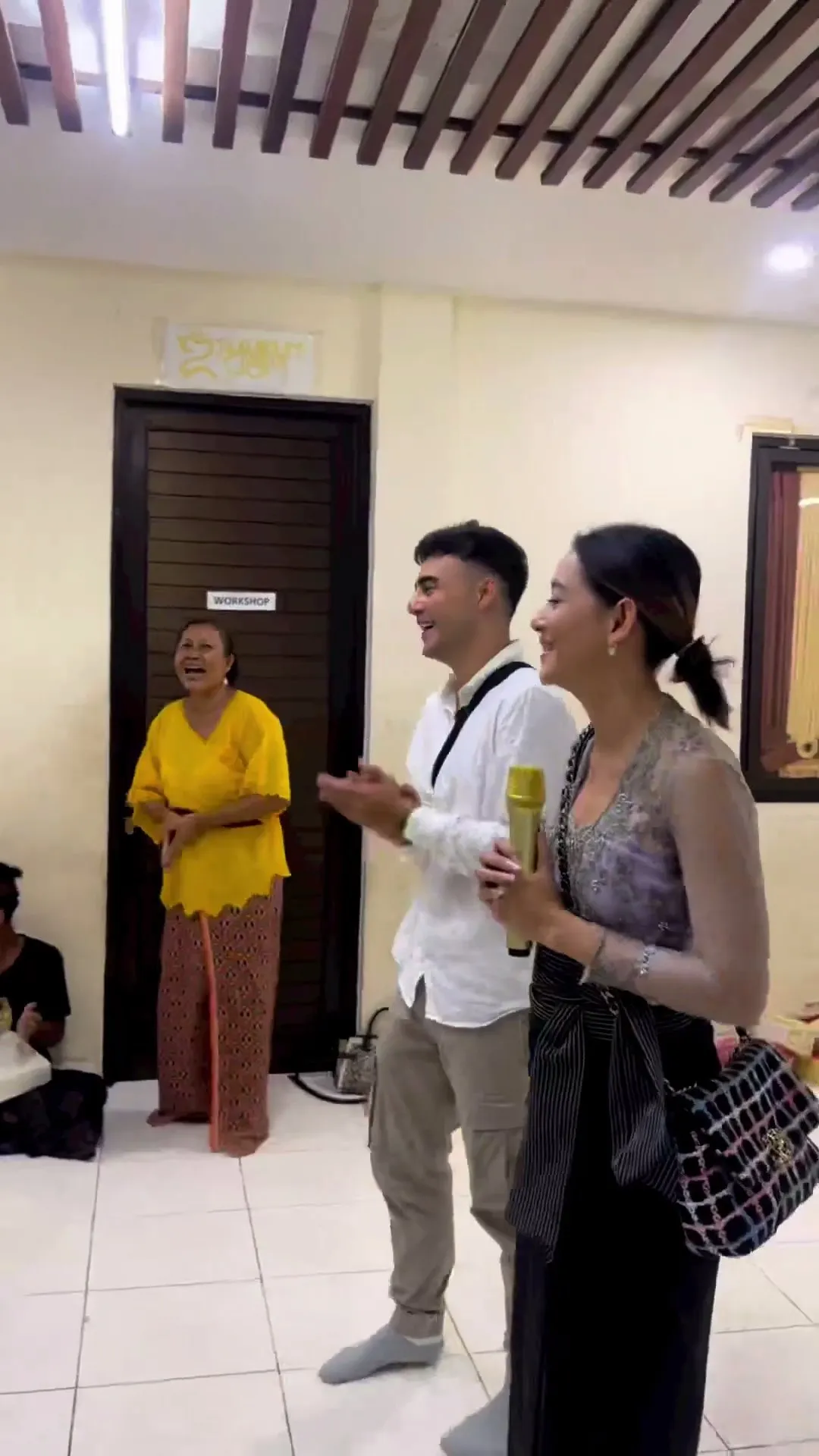 (credit: Instagram.com/indrabrotolaras/)