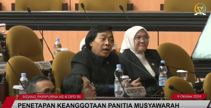 Potret Komeng akui belum familiar di bidang pertanian (credit: Youtube.com/DPD RI)