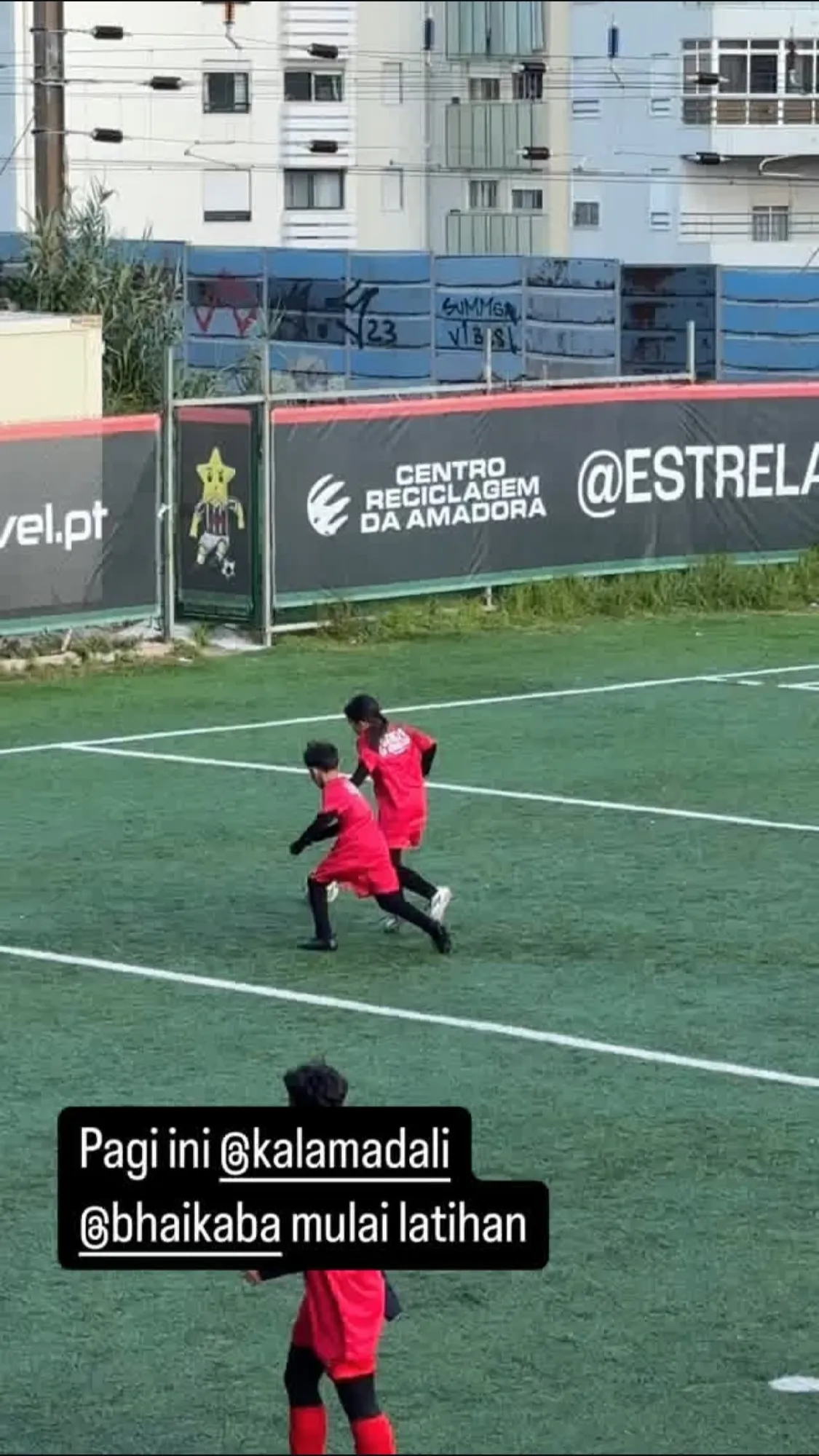 Potret Kala anak Zaskia Adya Mecca ikut camp sepak bola di Portugal (credit: Instagram.com/kalamadali/)