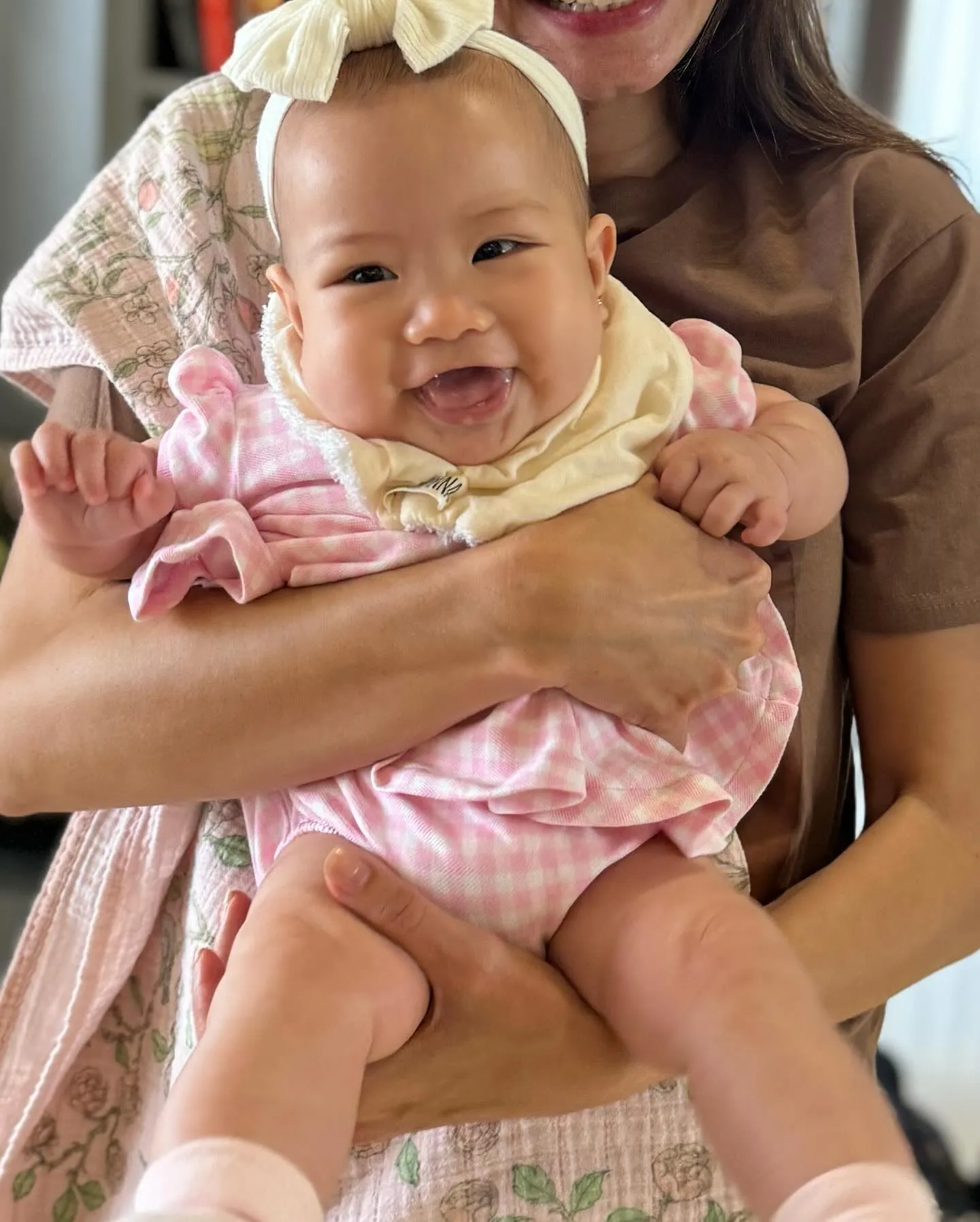 Potret  Enzy Storia bersama anak Jessica Mila (credit: Instagram.com/enzystoria/)