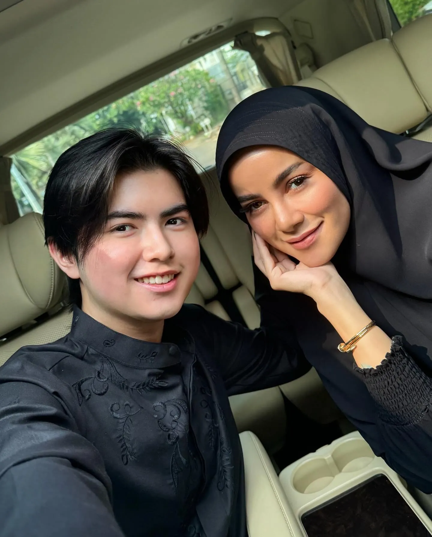 Penuh Kehangatan Bersama Ibu