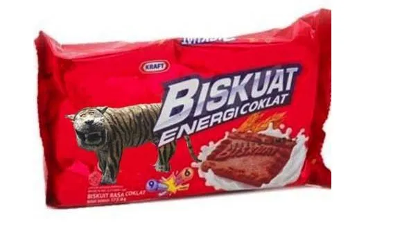 Tanpa butuh waktu lama, patung harimau ini sudah menghiasi bungkus sebuah produk biskuit © brilio.net