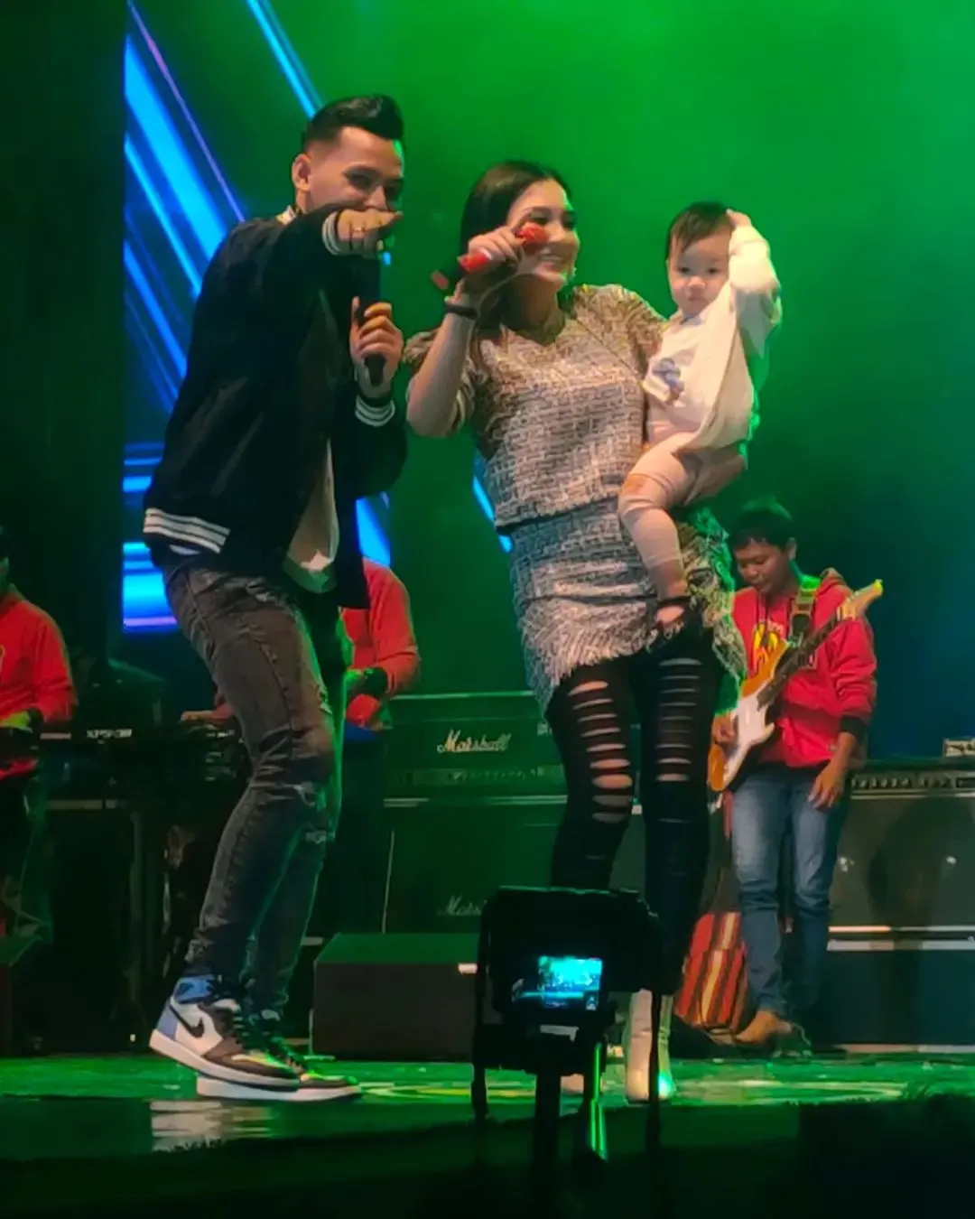 (credit: Instagram.com/nellakharismalovers.id/)