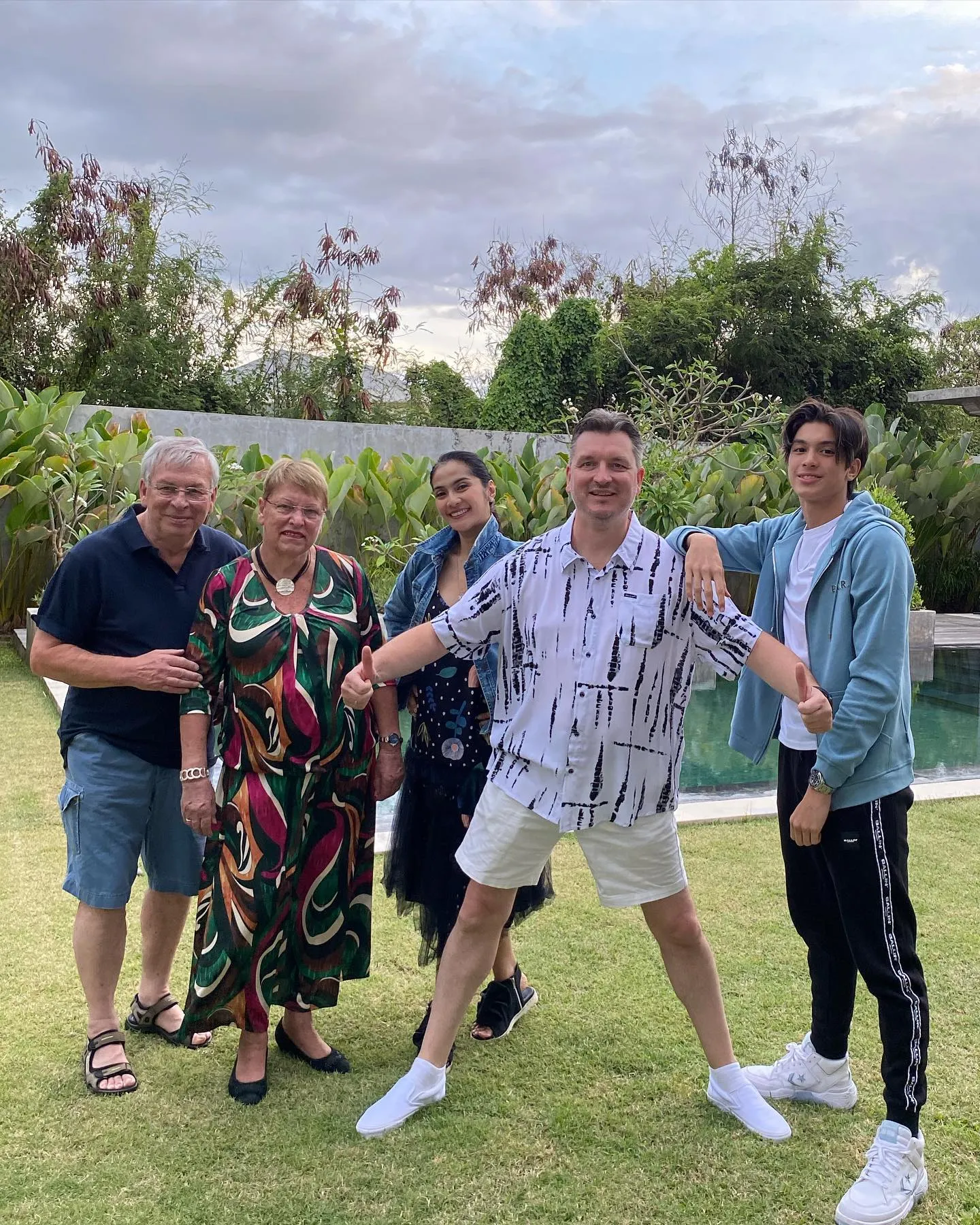 (credit: Instagram.com/maudykoesnaedi/)