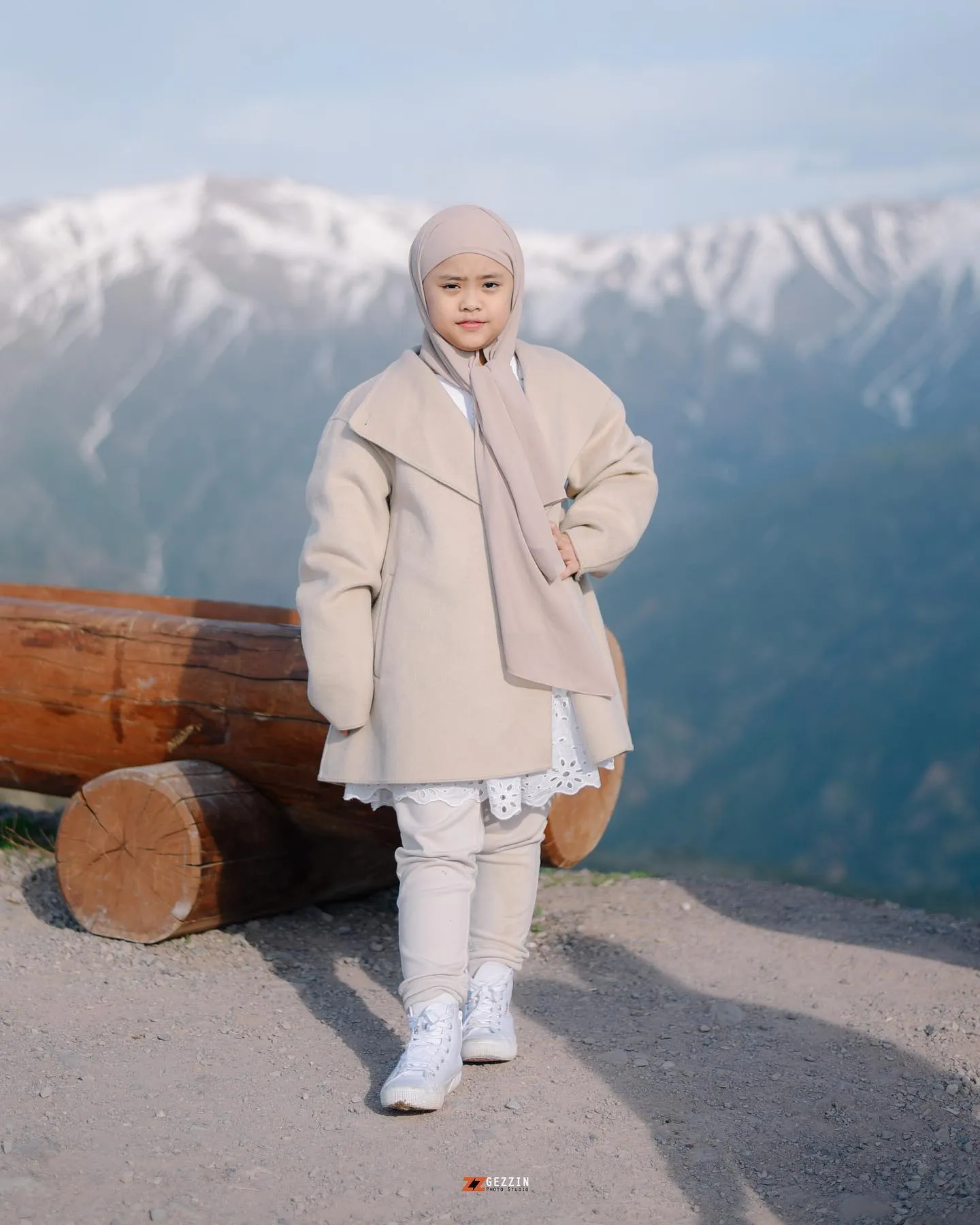 (credit: Instagram.com/okisetianadewi/)