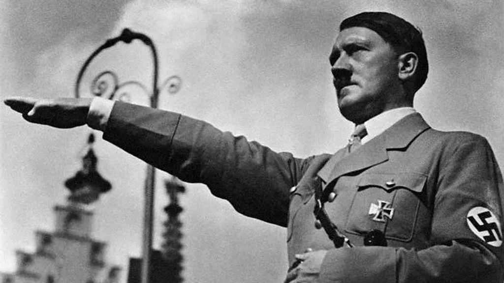 Orang Aries memiliki kecenderungan haus kekuasaan seperti Adolf Hitler © Hellsing Wiki
