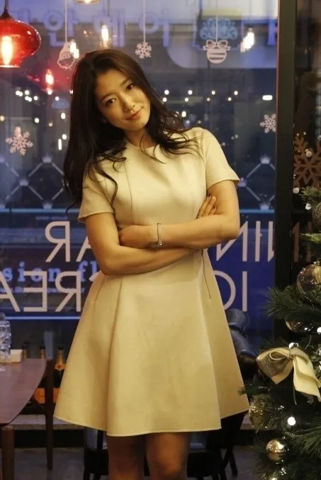 Park Shin Hye menyumbang korban kapal feri Sewol sebesar 500 juta rupiah @mwave.interest.me