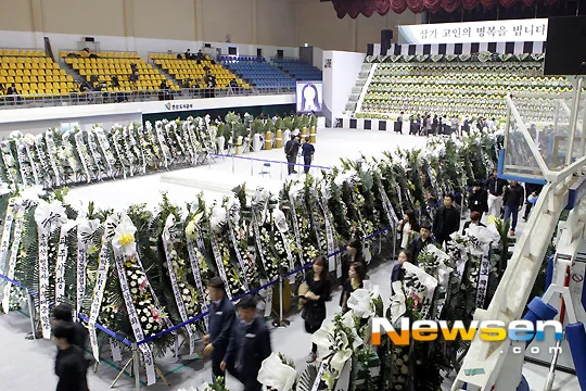 Ucapan bela sungkawa atas korban feri Sewol yang tenggelam @mwave.interest.me