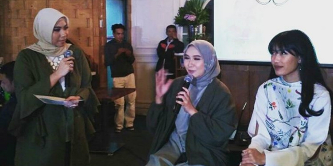 Syifa Fauzia, Ketua Hijabers Community Indonesia dan Alika menyatakan bahwa hijab bukanlah halangan bagi seorang Muslimah untuk berkarya © dream.co.id