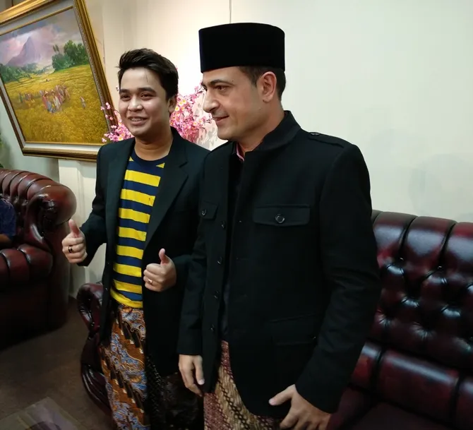 Billy ingin mengunjungi korban bom di Surabaya. © KapanLagi.com®/Mathias Purwanto