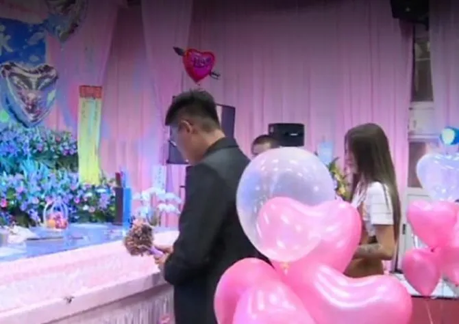 Pesta pertunangan sekaligus pemakaman (Credit: Viral4real)