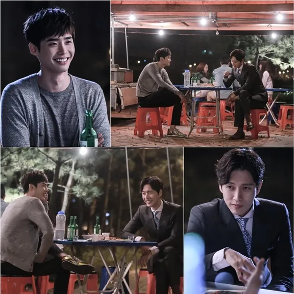 Lee Jong Suk dan Park Hae Jin nampak begitu akrab, saling melempar senyum @mwave.interest.me