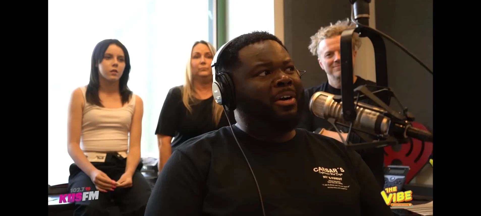 Interview BLACKPINK with EJ (credit: youtube.com/102.7KIISFM)