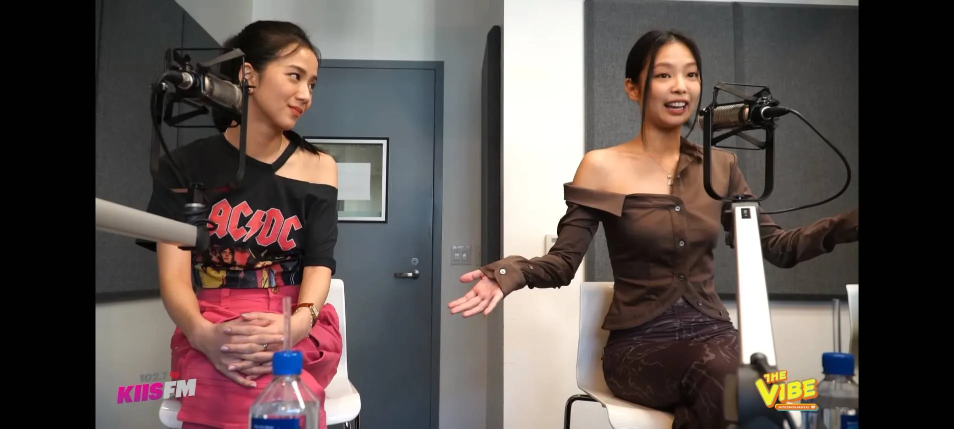 Interview BLACKPINK with EJ (credit: youtube.com/102.7KIISFM)