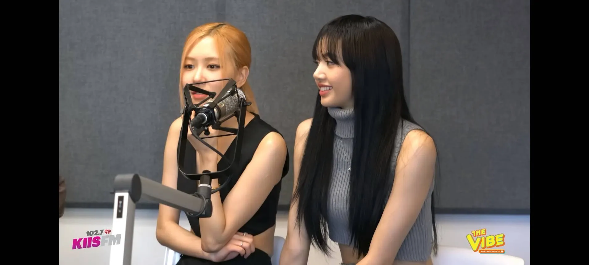 Interview BLACKPINK with EJ (credit: youtube.com/102.7KIISFM)