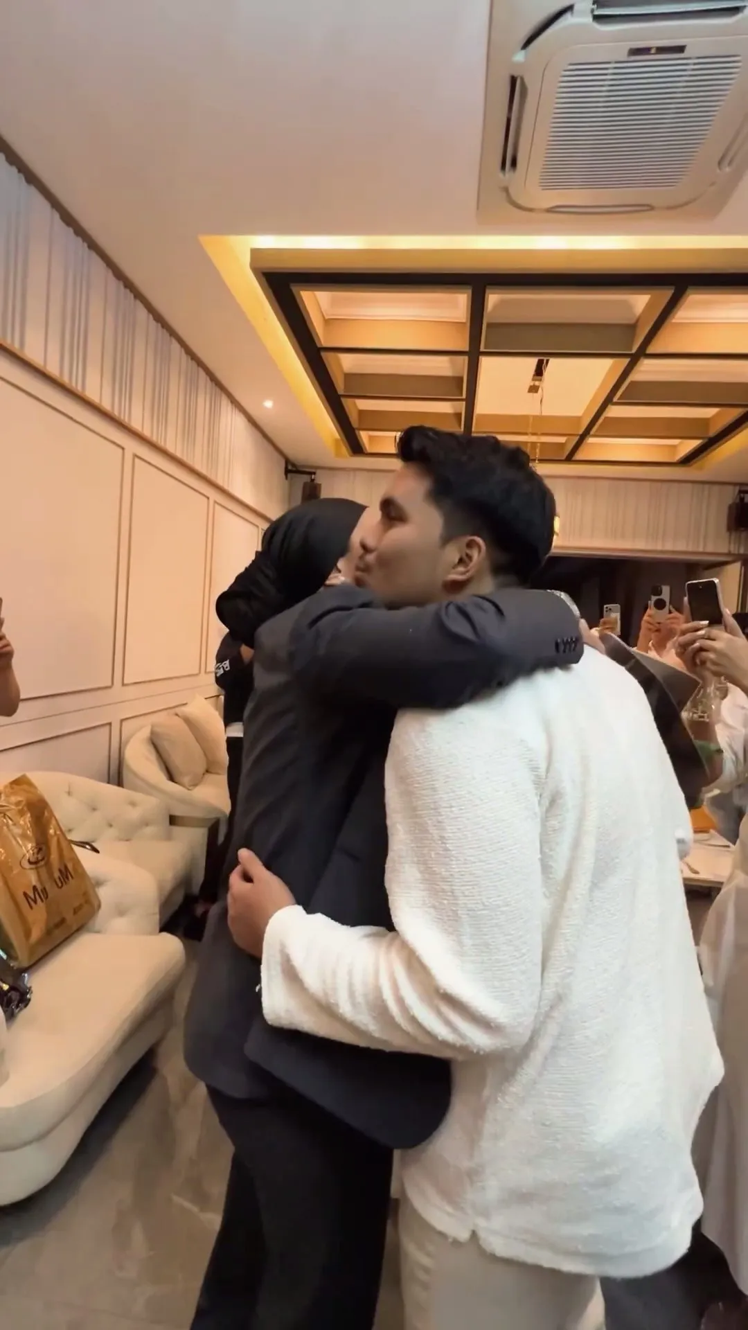 Potret hangat kebersamaan Thariq Halilintar dan Reza Artamevia (credit: Instagram.com/thariqhalilintar/)