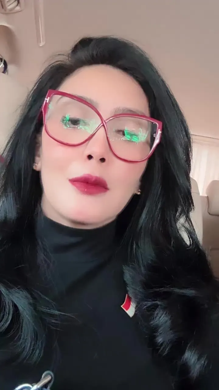 Potret Rieke Diah Pitaloka masih betah sendiri (credit: Instagram.com/riekediahp/)