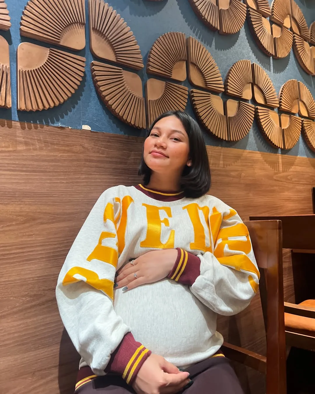 Potret Sinta Mutiara Adik Indah Permatasari dikaruniai anak pertama (credit: Instagram.com/sintamutiarabell/)