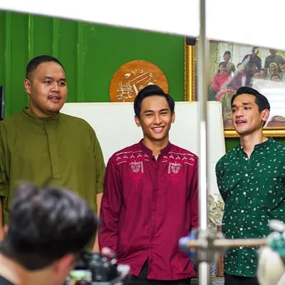 7 Potret di Balik Layar Syuting 'TUNGGU AKU SUKSES NANTI', Perlihatkan Kedekatan Antar Pemain