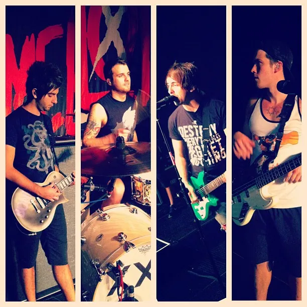 All Time Low bakal tampil bersama A Rocket To The Moon. ©alltimelow.com