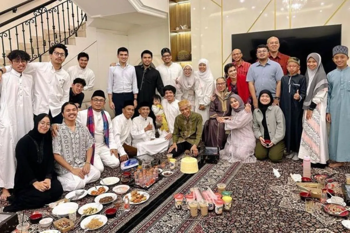 Atta Halilintar dan Aurel Hermansyah gelar buka puasa bersama keluarga besar di rumahnya - (instagram.com/attahalilintar)