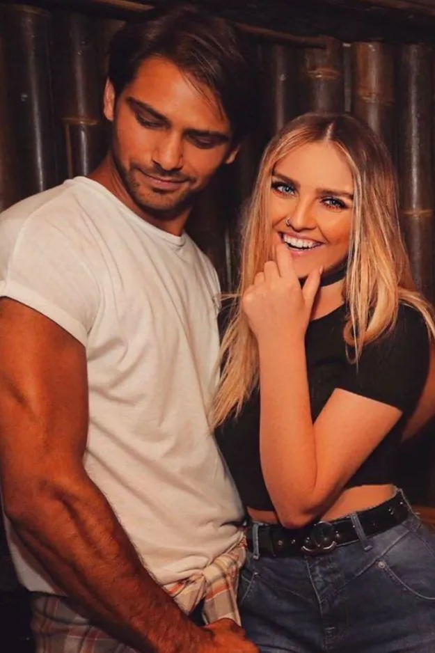 Perrie Edwards ungkap hubungannya dengan Luke © Twitter.com/Wazashayer