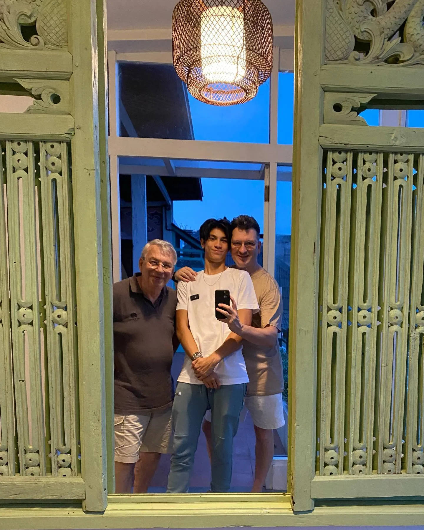 (credit: Instagram.com/maudykoesnaedi/)