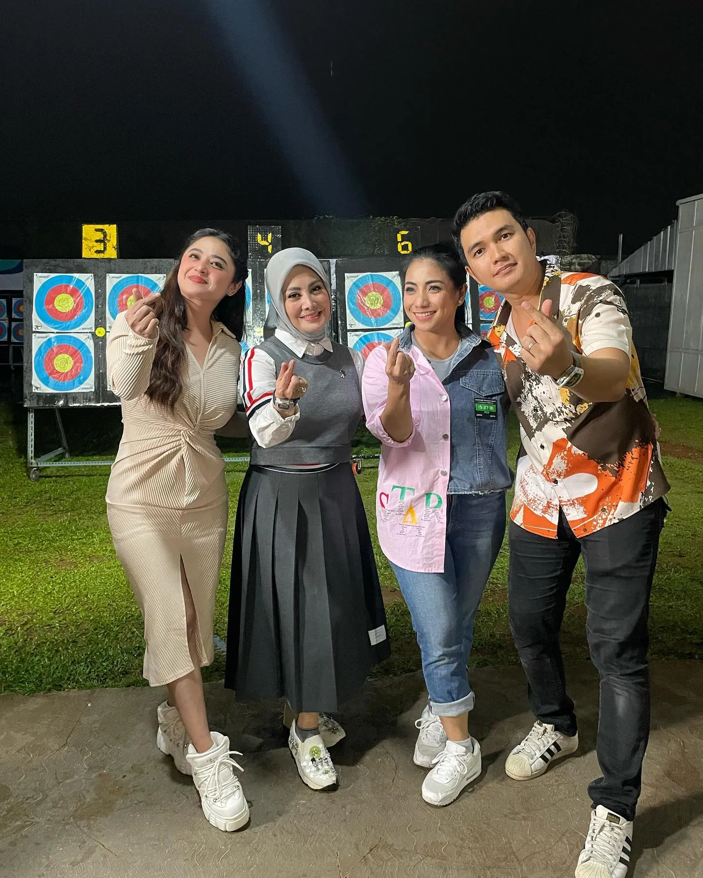 (credit: Instagram.com/dewiperssik9/)