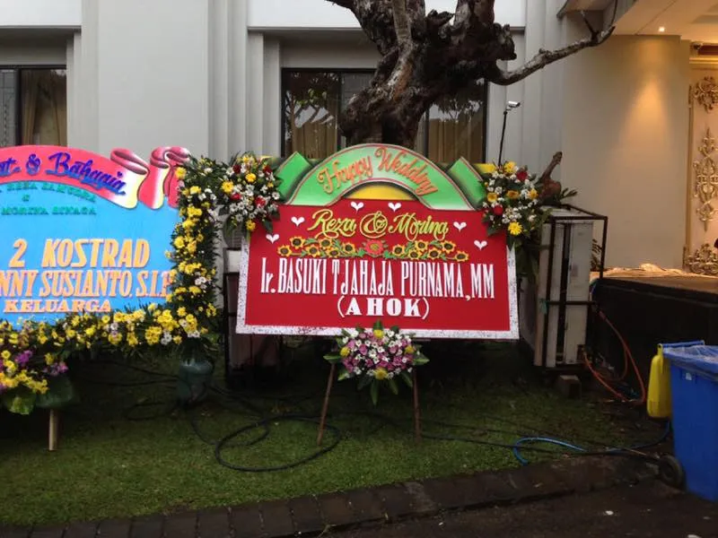 Papan ucapan selamat dari Ahok untuk Momo dan Caca © KapanLagi.com®/Natanael Sepaya