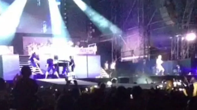 Saat kejadian. Ramai betul, kan? @www.news.com.au