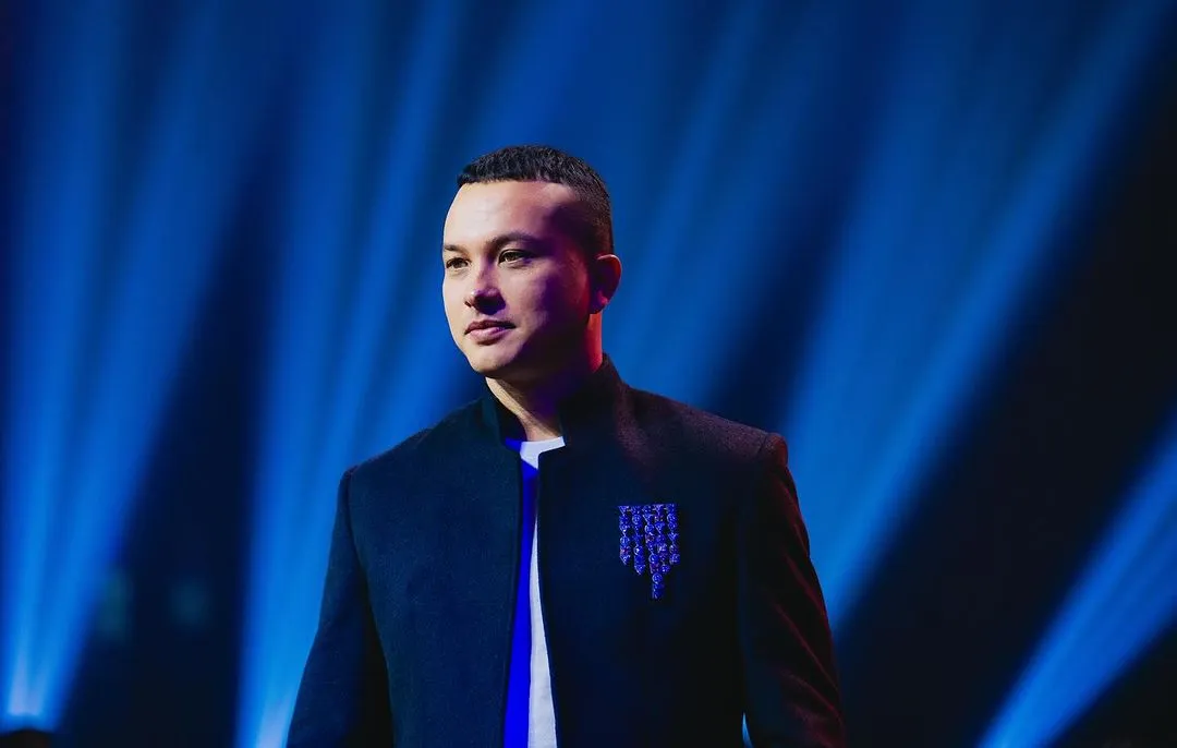 Nicholas Saputra merasa bersyukur di era sekarang investasi semakin mudah (credit: Instagram.com/arman_graphy/)