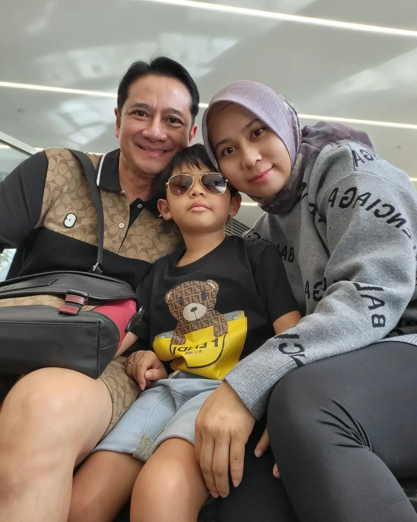Potret ibu sambung Verrell Bramasta banjir ucapan selamat setelah lolos anggota DPRD (credit: Instagram.com/nyaisarni2/)