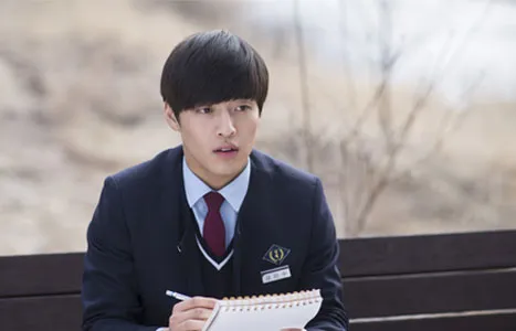 Kang Ha Neul bocorkan sedikit saat dirinya berumur 20 tahun. @mwave.interest.me