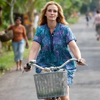 8 Karakter di Film Ini Suka Liburan, Penonton Serasa Diajak Keliling Dunia