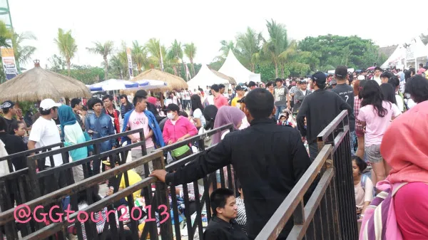 Antrian SONE di MEIS Ancol @GGtour2013