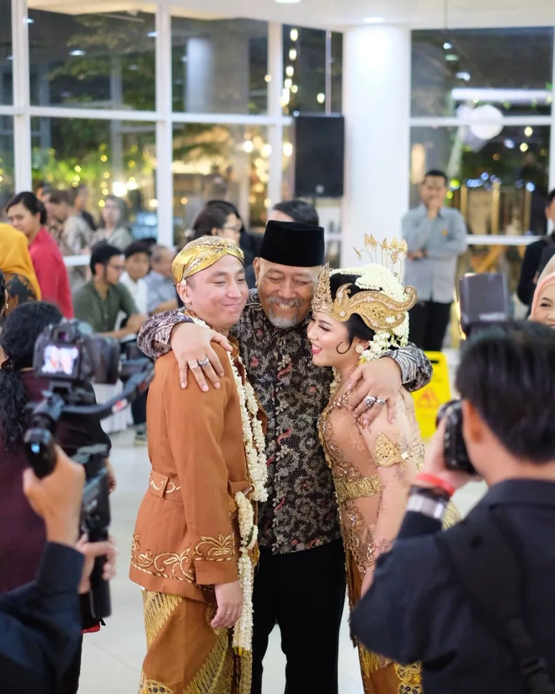 Pernikahan Satrio Dono (credit: Instagram/indrowakrop_asli)
