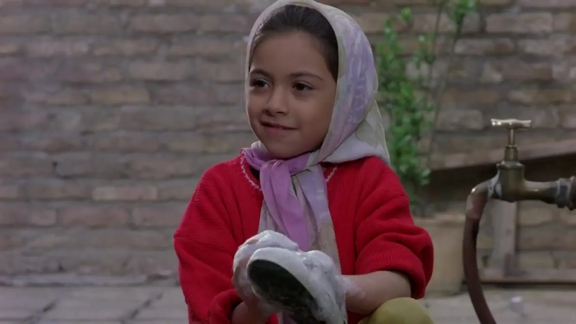 Fahra si gadis manis di 'CHILDREN OF HEAVEN' / Credit: Istimewa