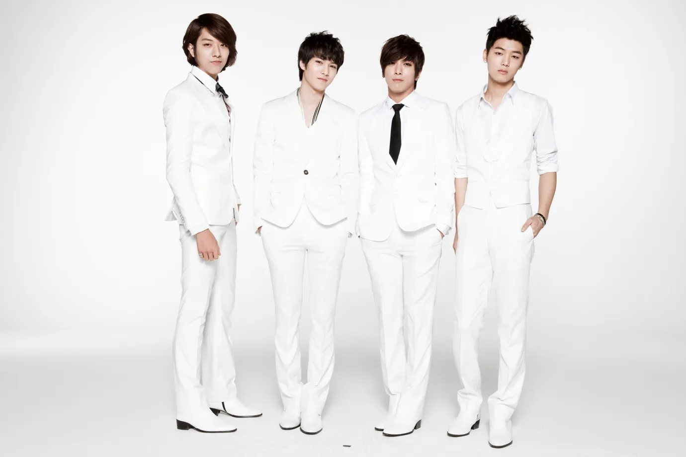 CN Blue mulai menancapkan taringnya di Asia