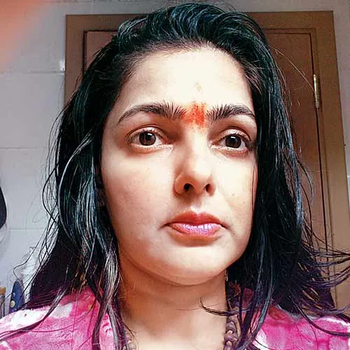 Mamta Kulkarni sebelum ditangkap polisi Kenya. @filmibeat