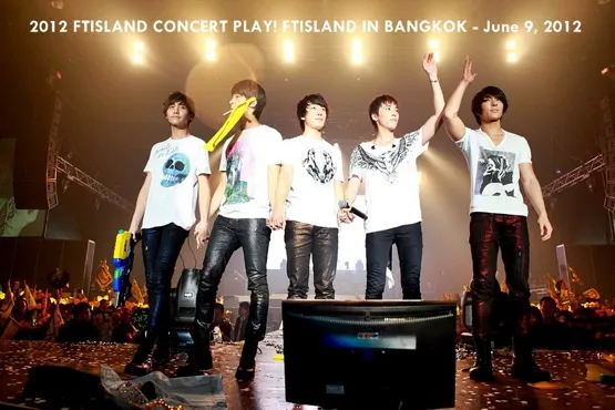 Penampilan FT Island di depan publik Thailand ©gurupop.com