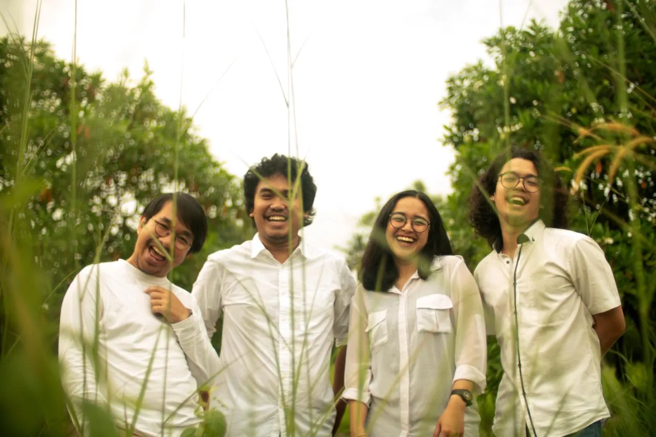 Kolaborasi Payung Teduh Sebuah Kehormatan