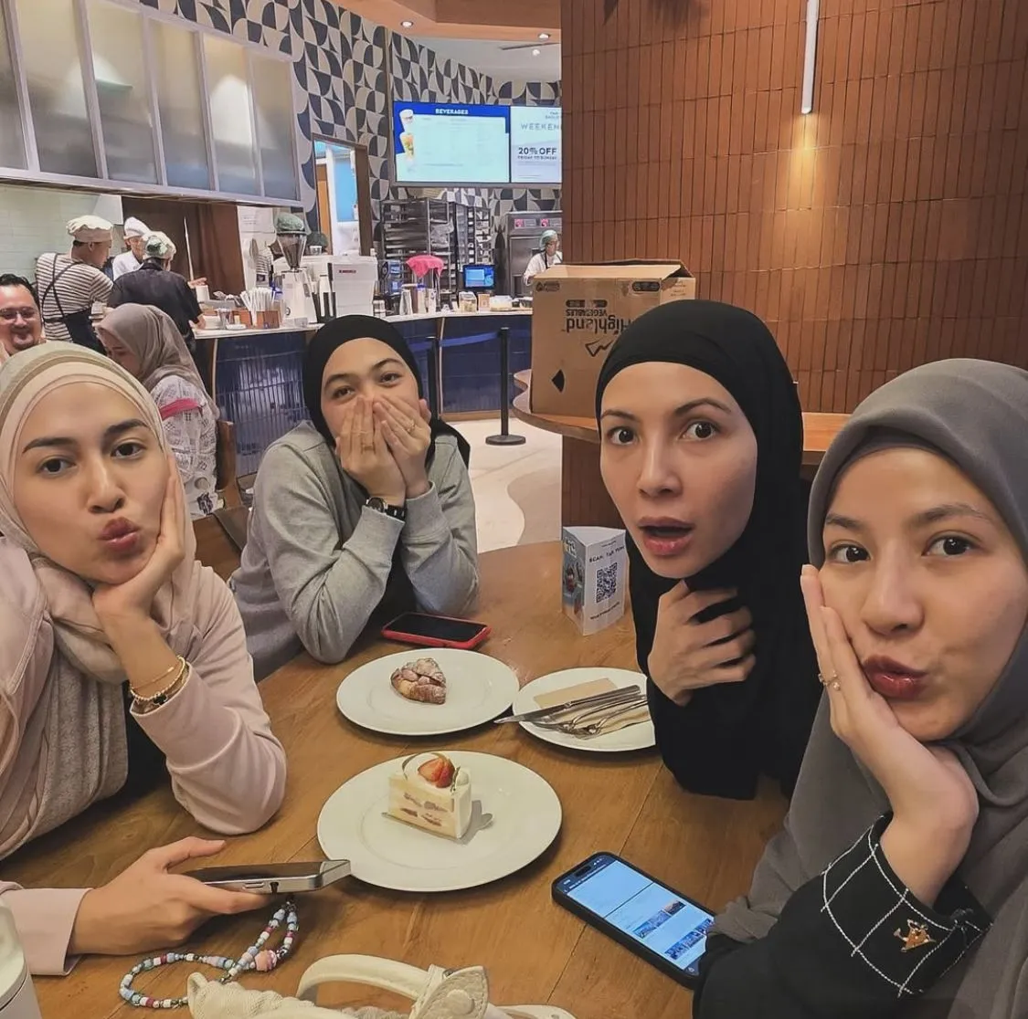 credit: https://www.instagram.com/ratnagalih/