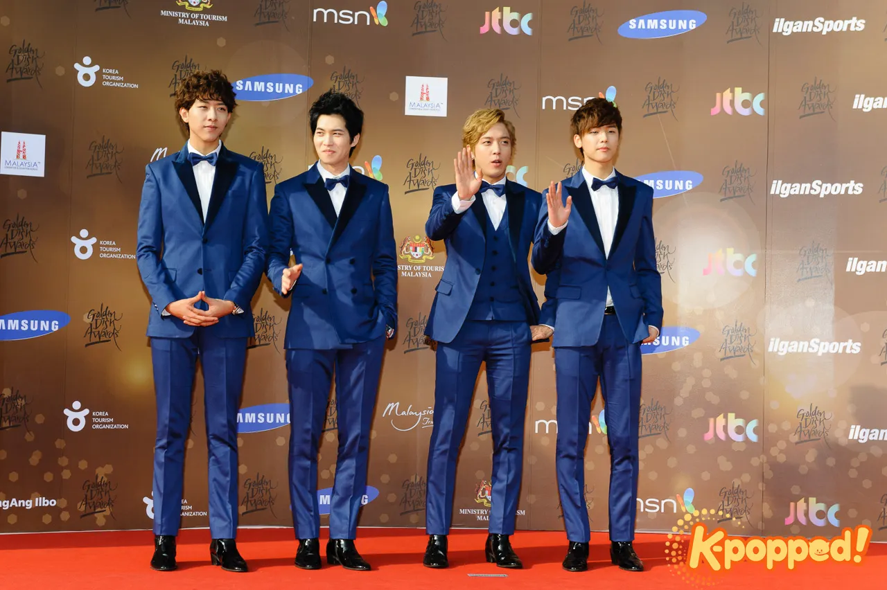 CN Blue ketika menghadiri Golden Disk Awards 2013 di Malaysia ©k-popped.com